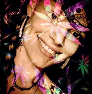 Meet your Posher, Carrie